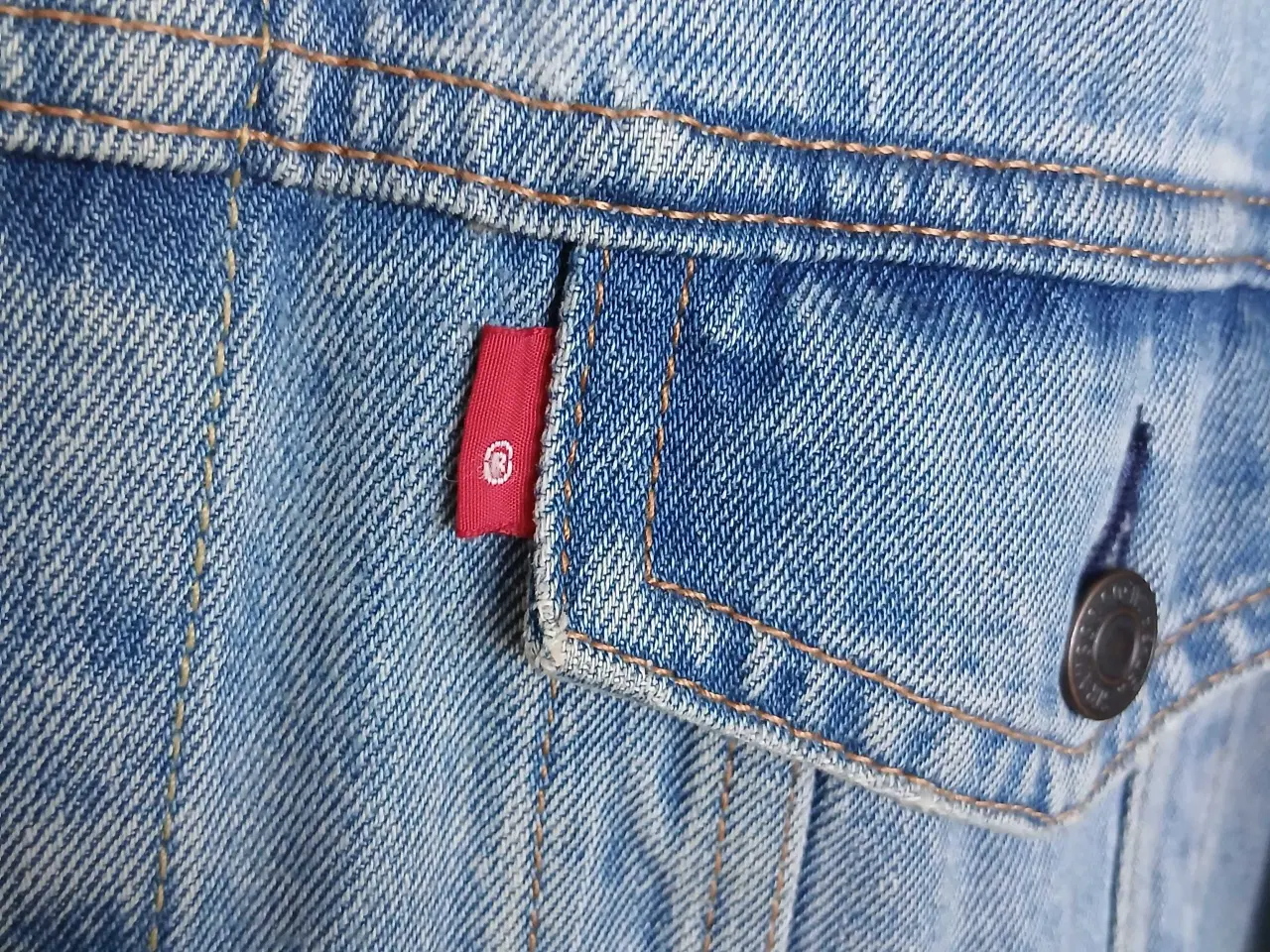 Billede 3 - Levi's jakke. Medium 