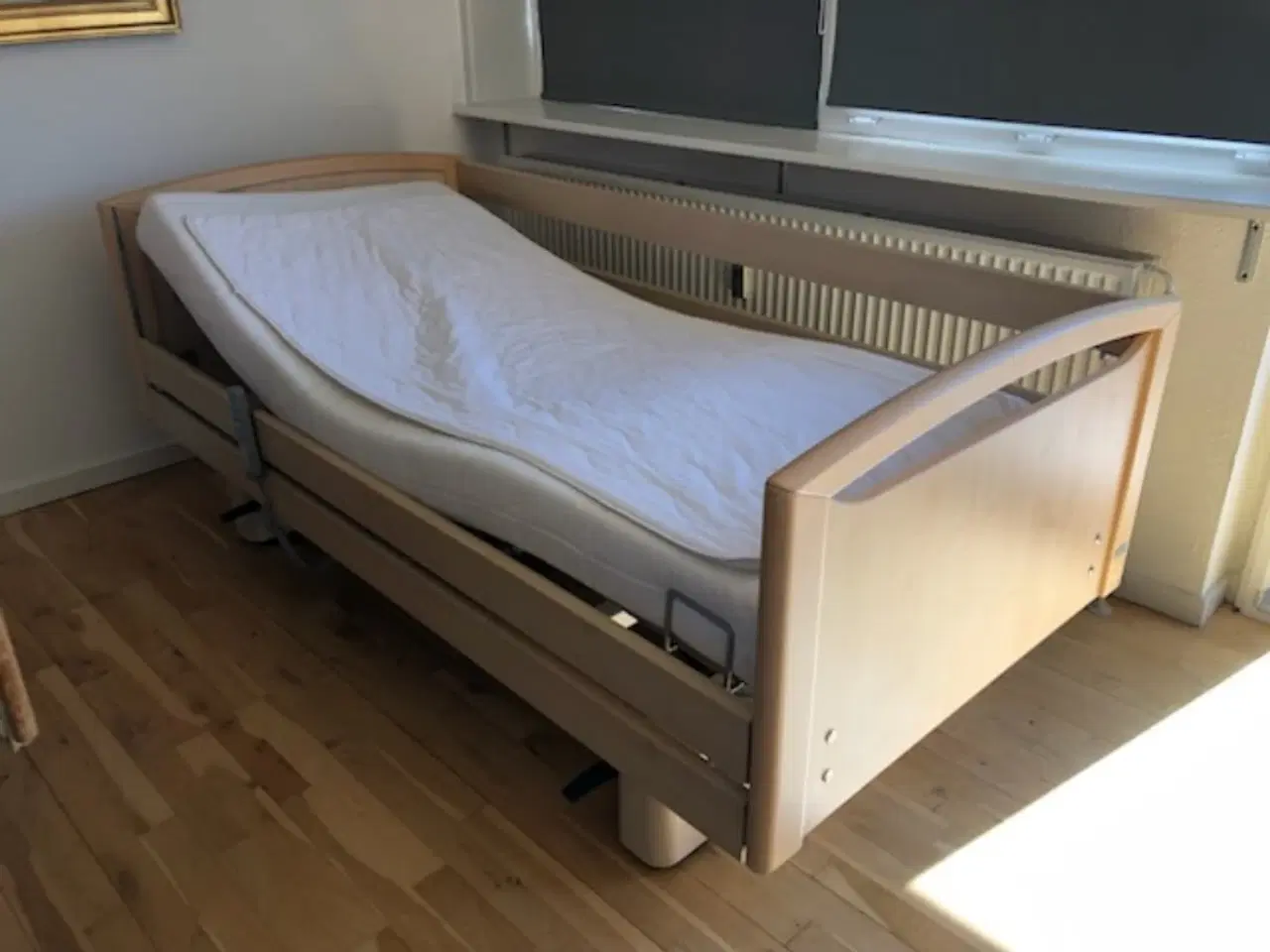 Billede 4 - Plejeseng (Magnolia 1 model)