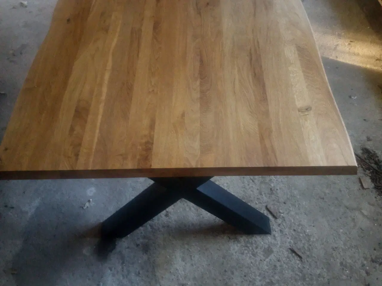 Billede 2 - Spisebord med 3 stole
