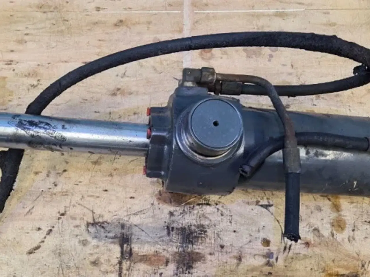 Billede 11 - New Holland LB115B Cylinder 87315529