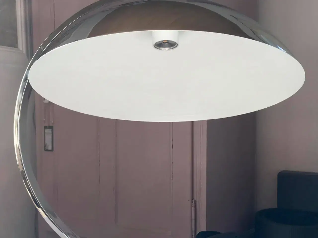 Billede 1 - designerbordlampe fra Boconcept -shelter chrome