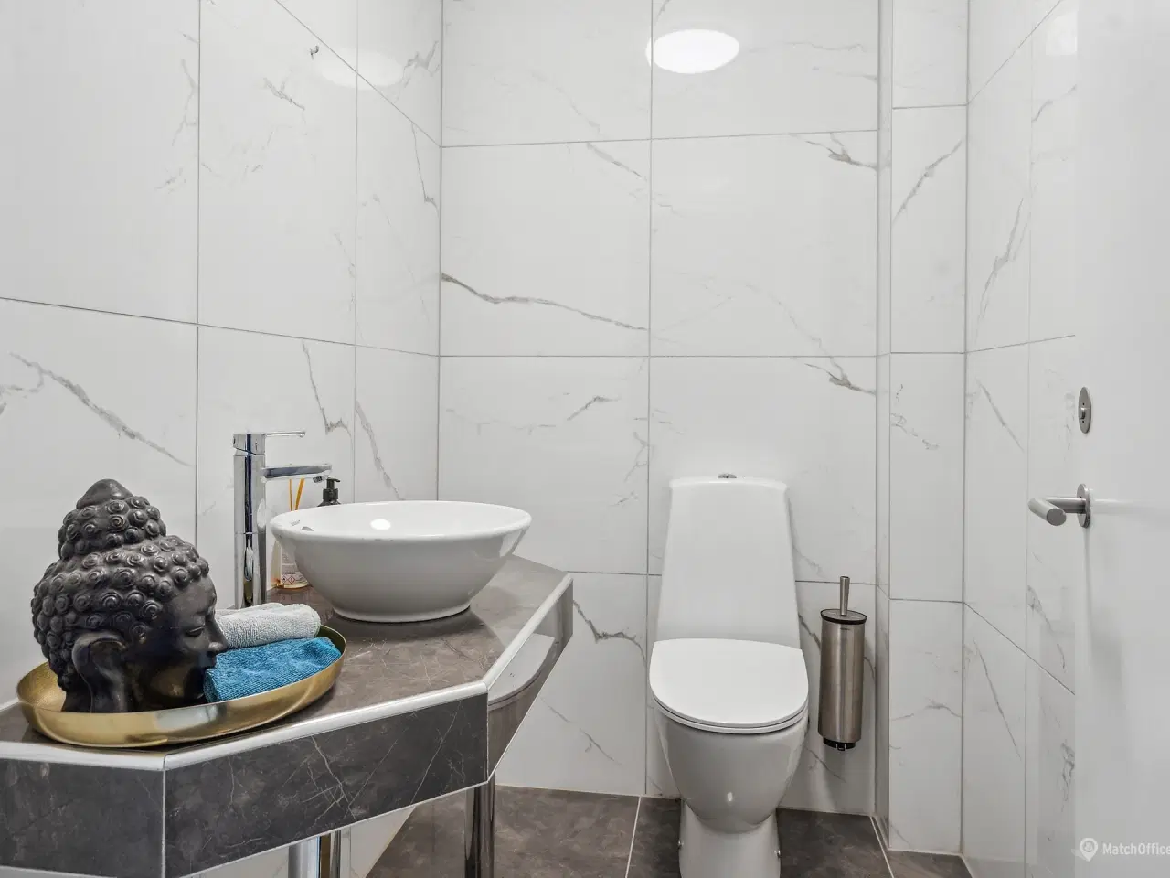 Billede 20 - Renoveret lejemål i en fabriksbygning med tilhørende stor parkeringsplads