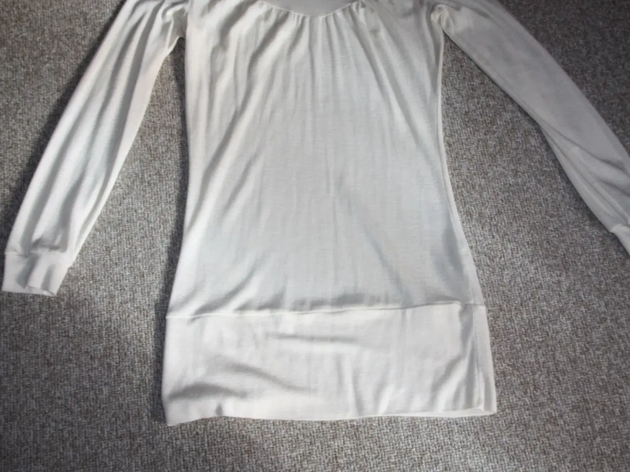 Billede 2 - Message bluse / kjole str. M 70% acrylic 30% wool