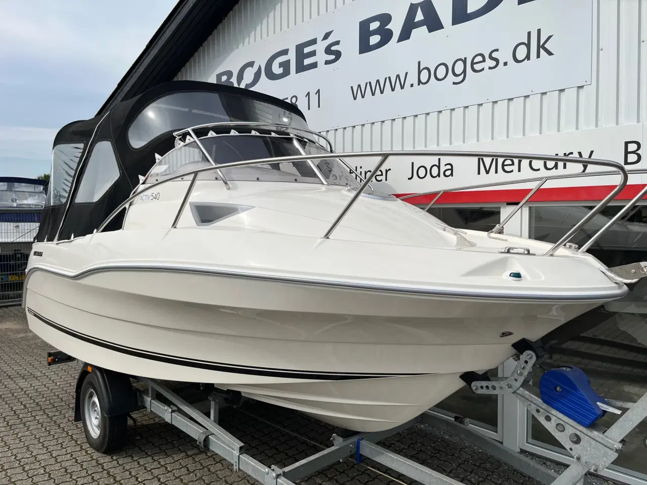 Billede 3 - Activ 540 Cruiser med 115 hk Mercury-EFI 4-takt 2,1L og 1500 kg Brenderup bådtrailer - Anvisningss..