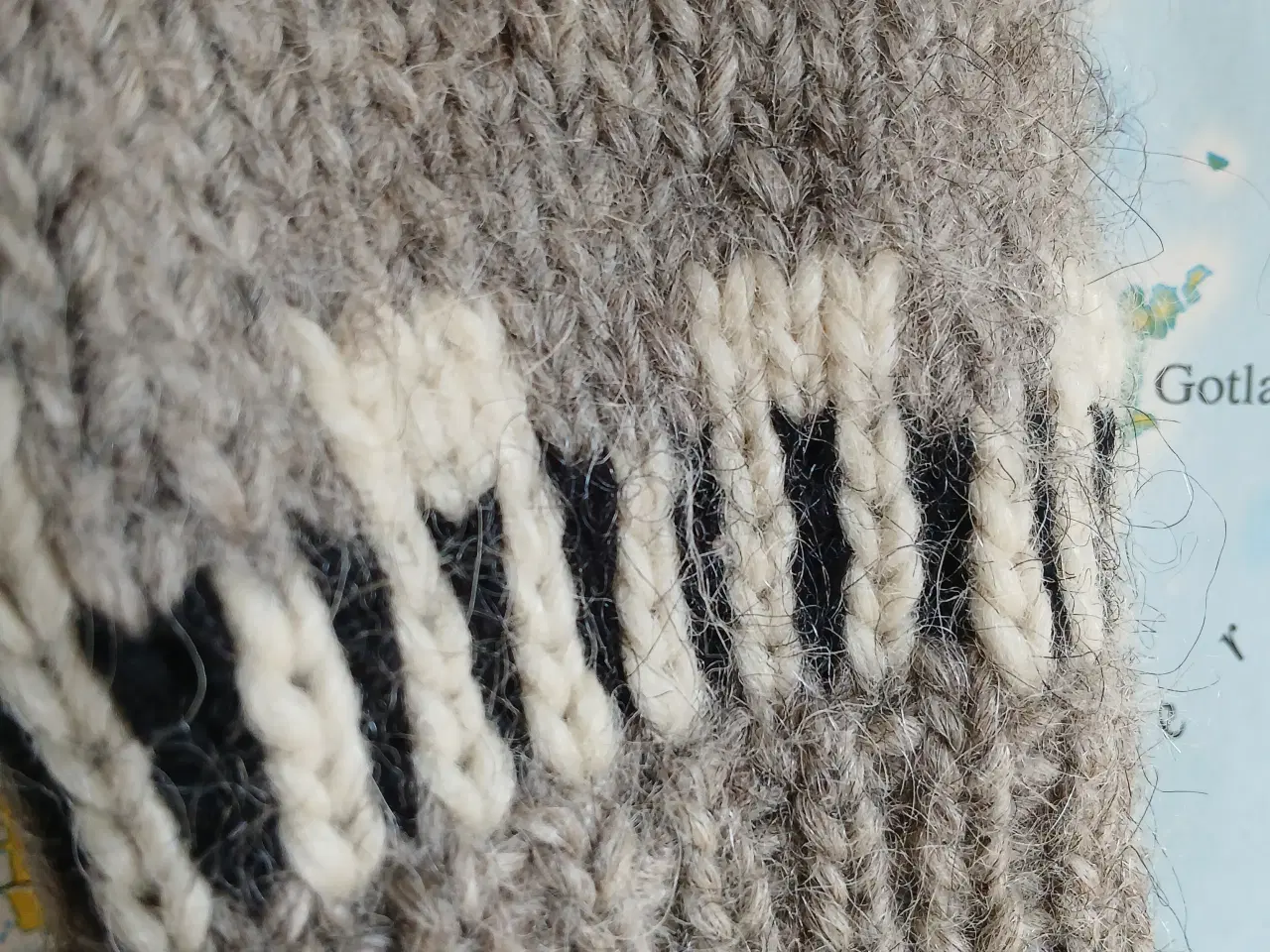 Billede 2 - Islandsk håndstrikket uldsweater