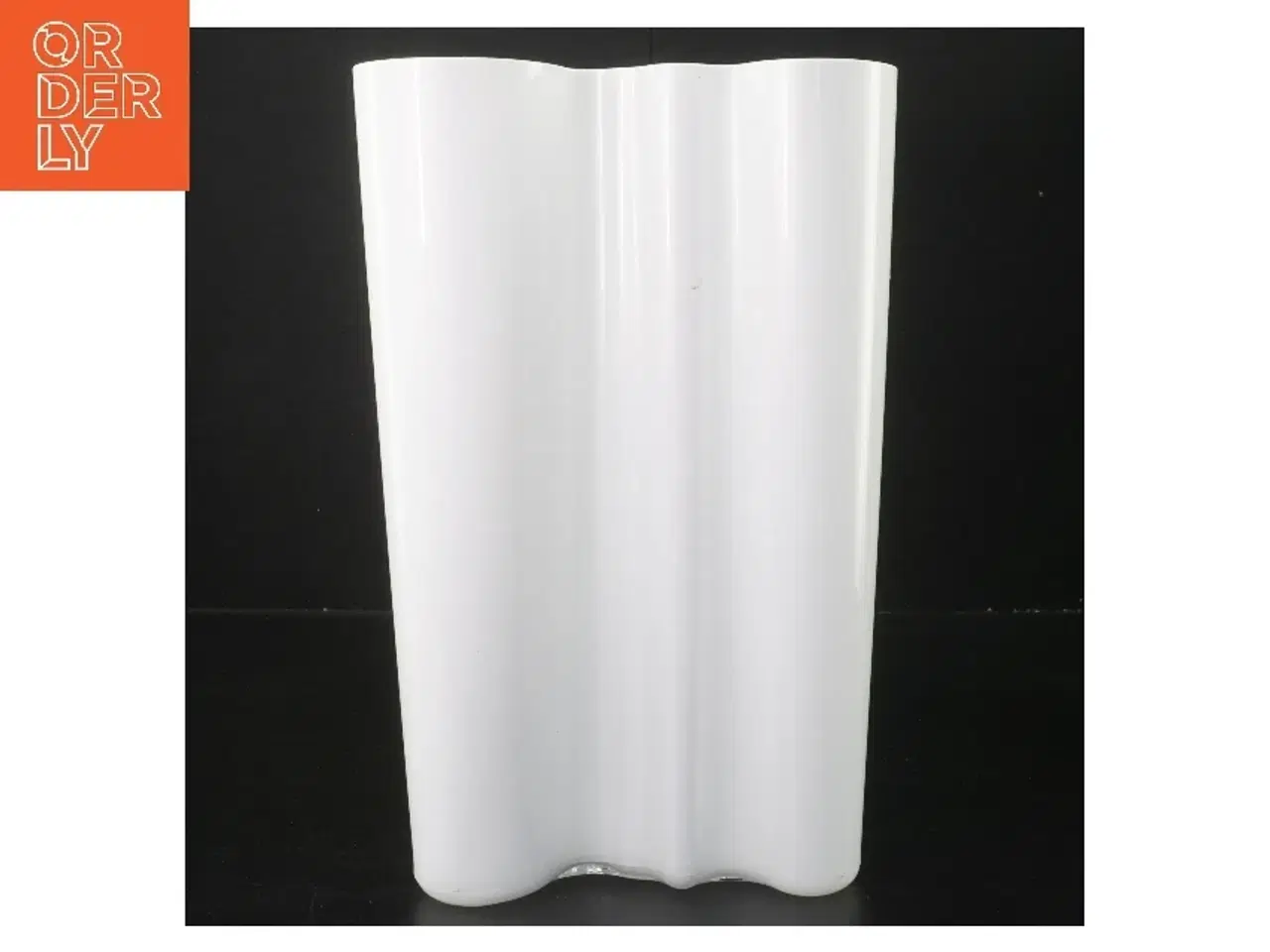 Billede 2 - Hvid Alvar Aalto glasvase (str. 25,1x17 cm)