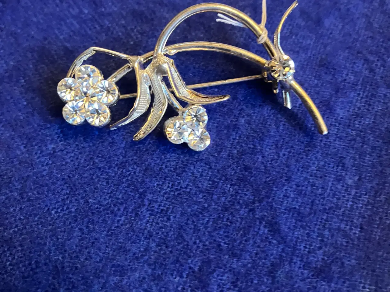 Billede 4 - Fine små brocher.