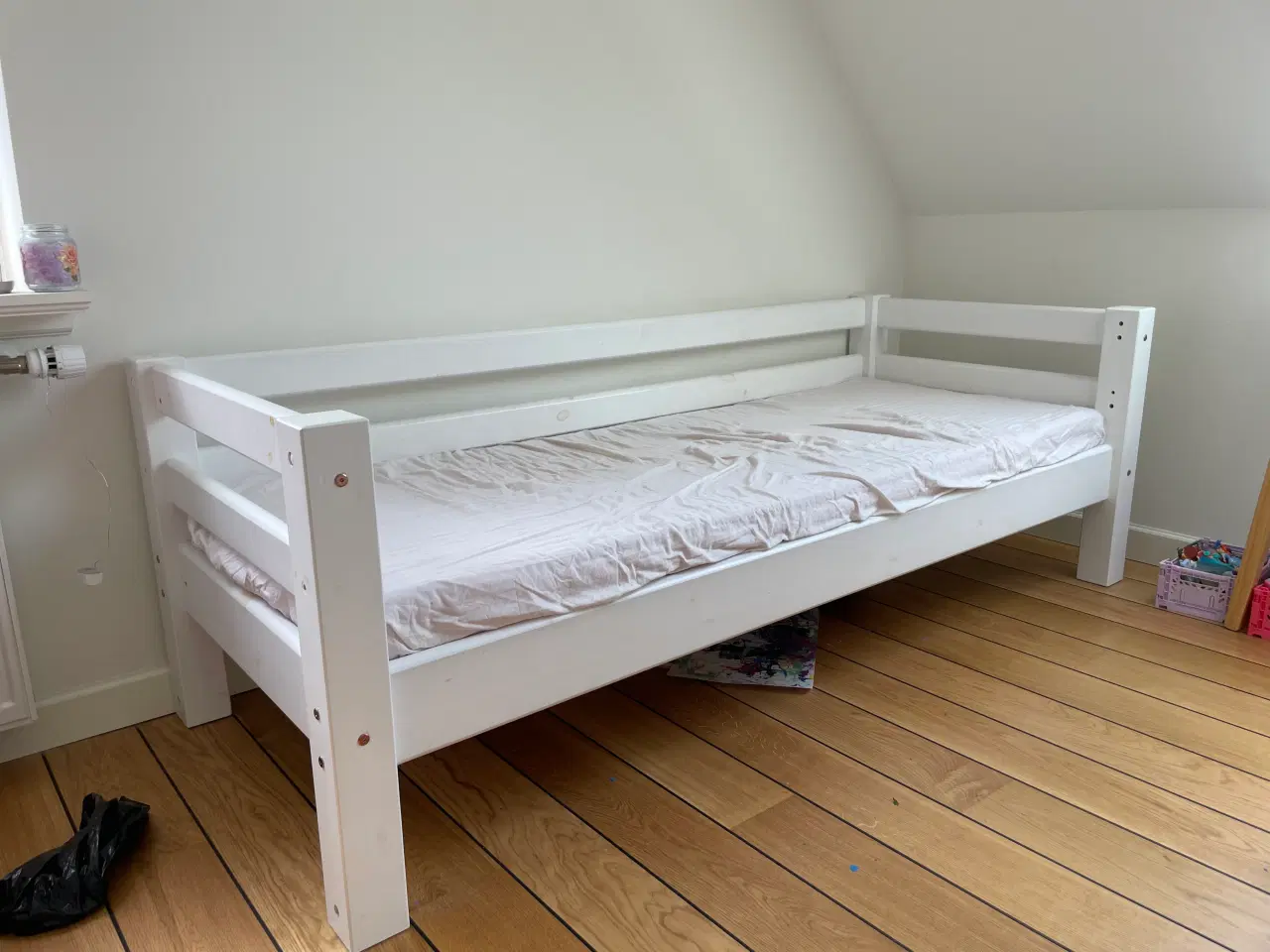 Billede 1 - Natti halvhøj seng fra Trævarefabrikernes Udsalg