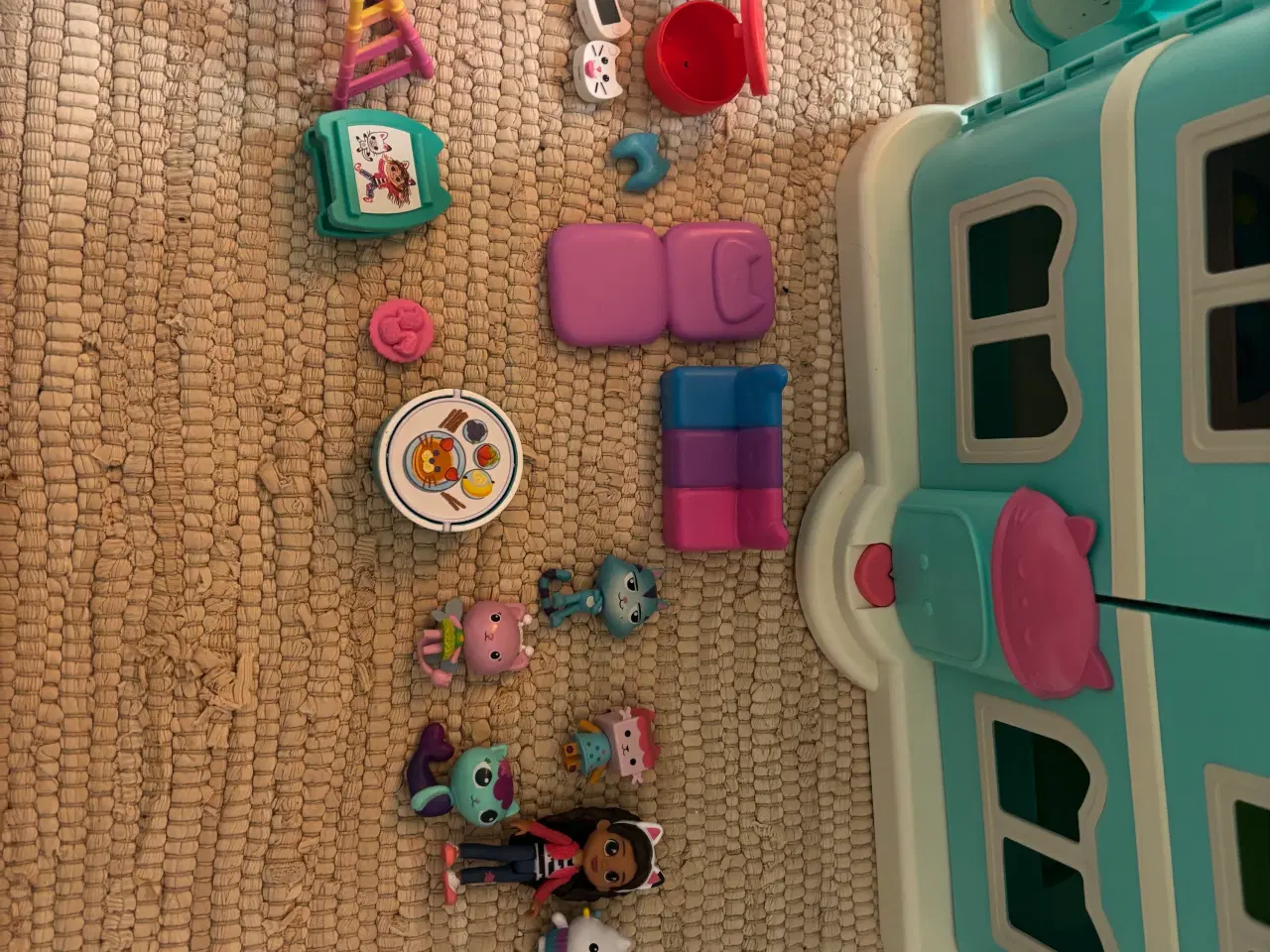 Billede 4 - Gabby dukkehus inkl. figurer 