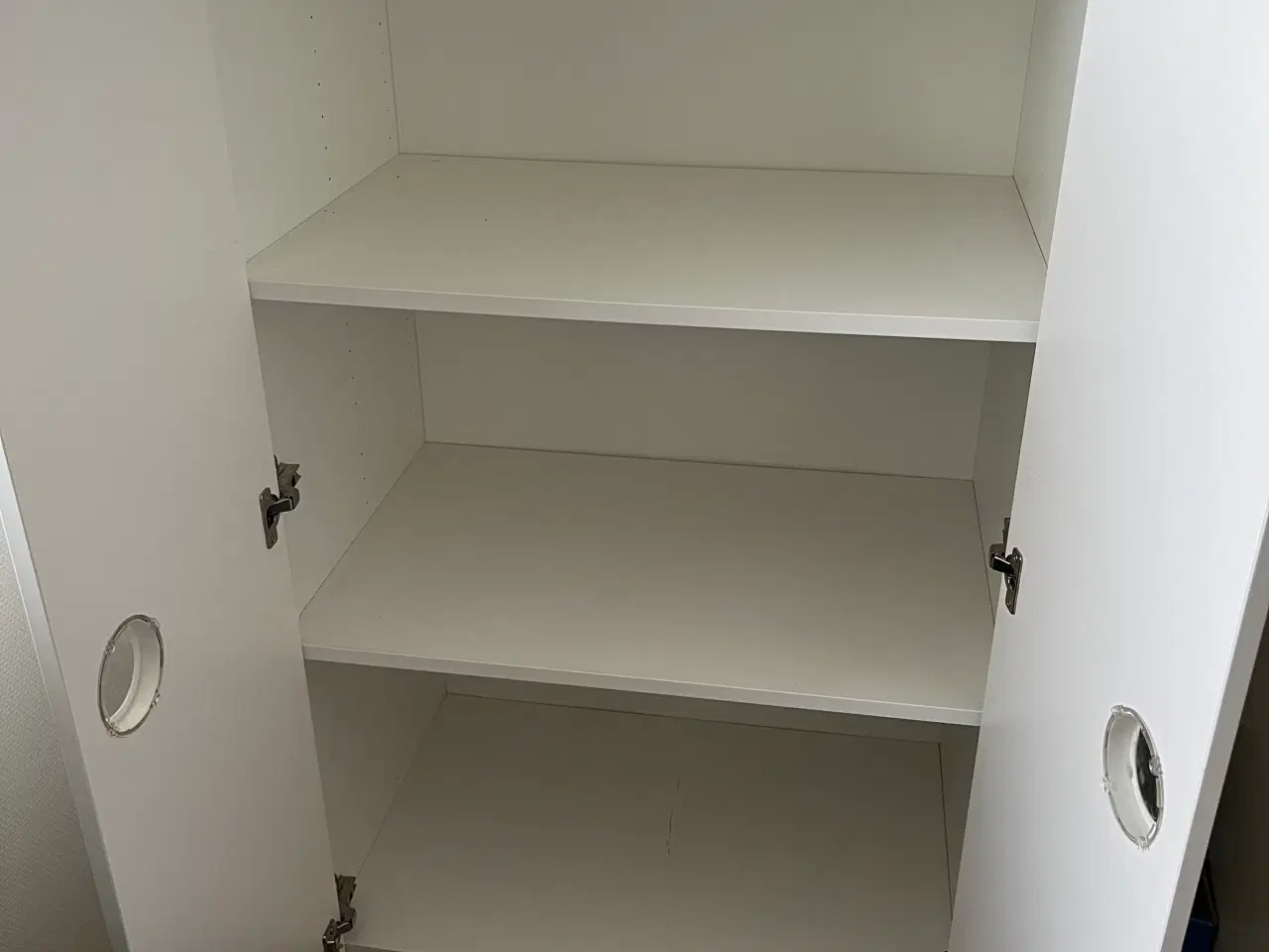 Billede 2 - Ikea Busunge skab