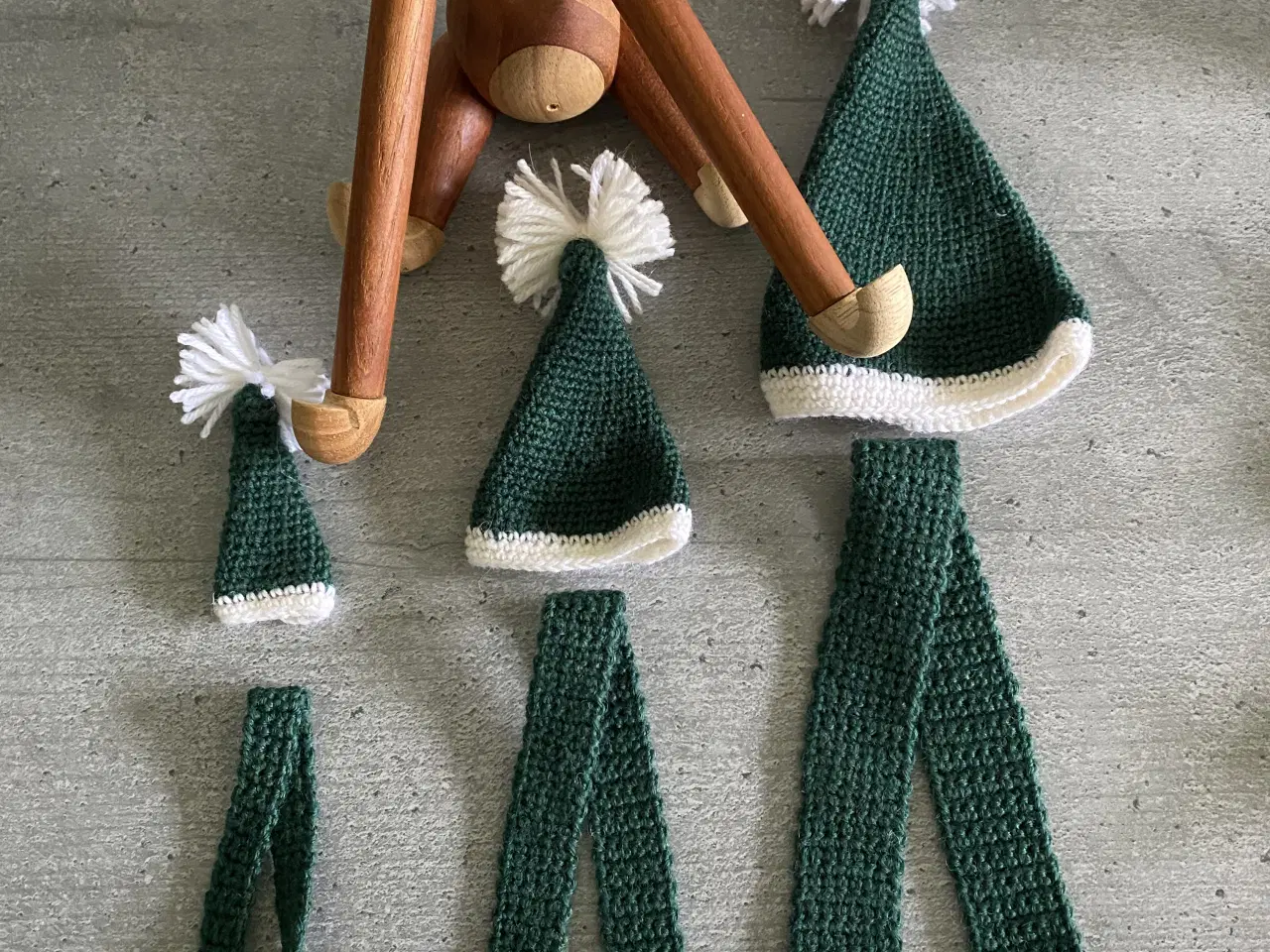 Billede 6 - Nissehue og halstørklæde til Kay Bojesen abe