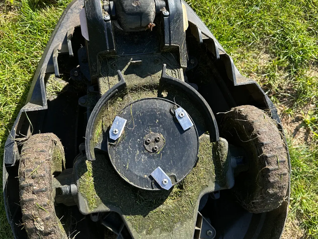 Billede 3 - Robotplæneklipper 
