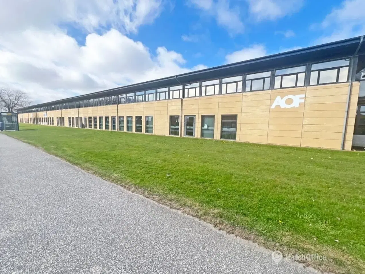 Billede 1 - Flotte og fleksible lokaler med stor synlighed mod Indre Ringvej - i alt ca. 660 kvm