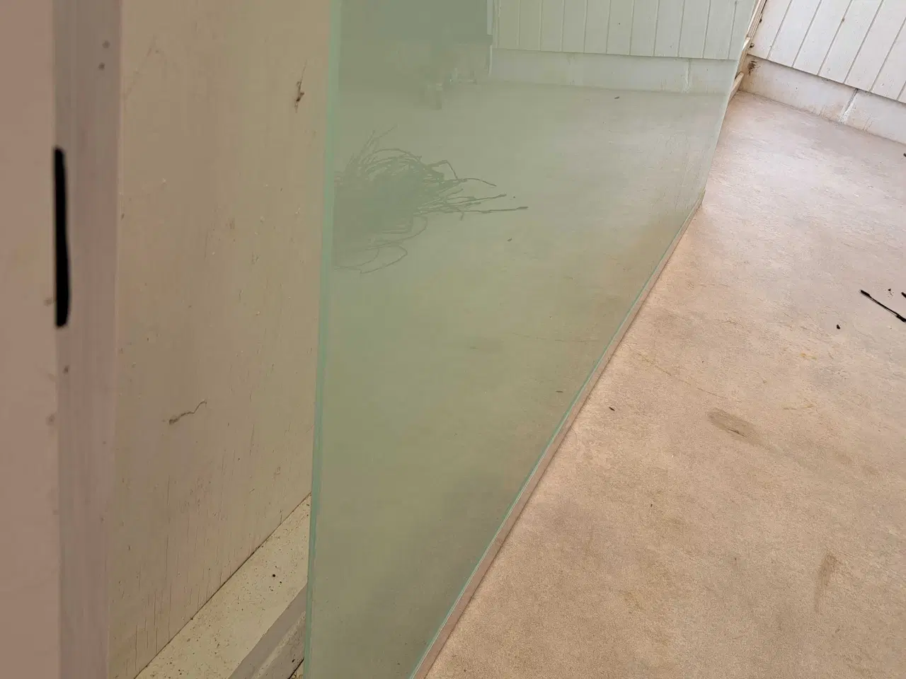 Billede 1 - Matteret brusevæg 