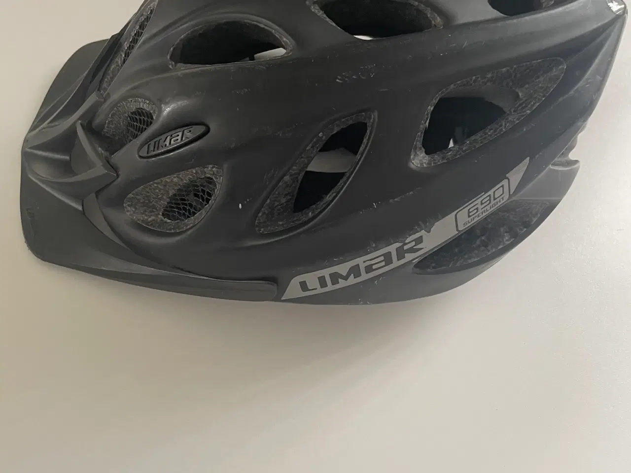 Billede 4 - Sort Limar Cykelhjelm
