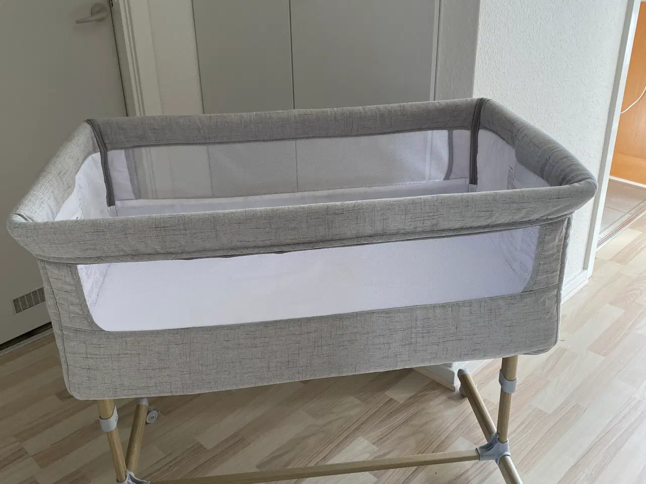 Billede 1 - JLY Future Bedside Crib