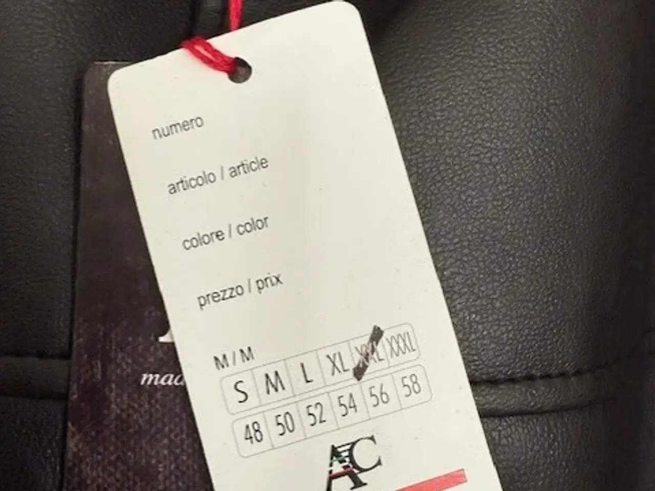 Billede 2 - Herre jakke Flot Stilren ( HELT NY )