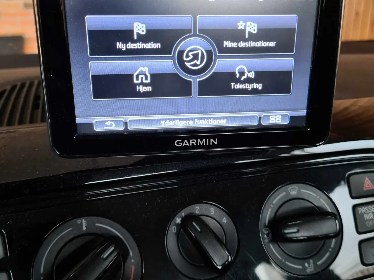 Billede 8 - Vw up med godt km tal