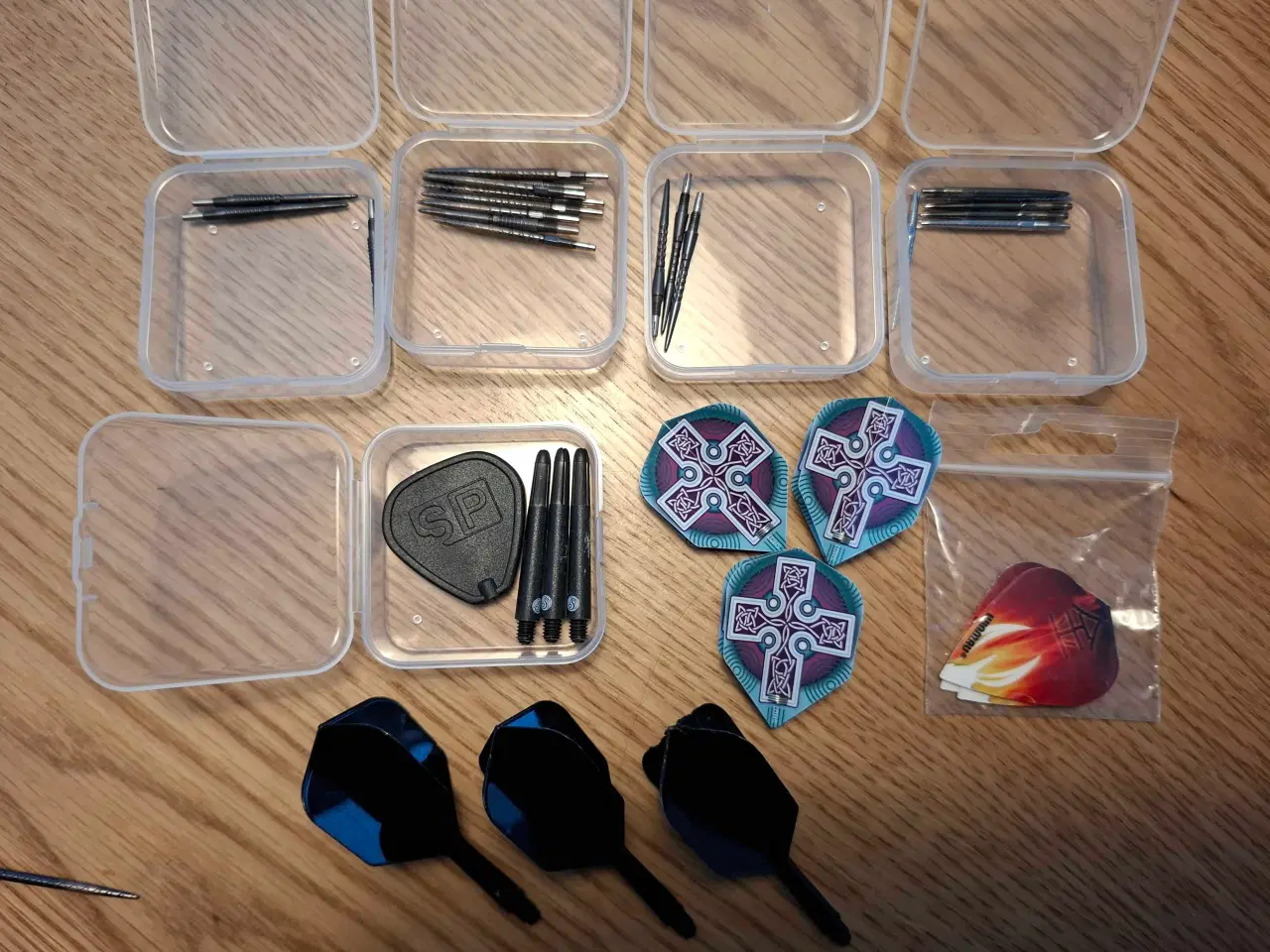Billede 3 - Dartpile + ekstra