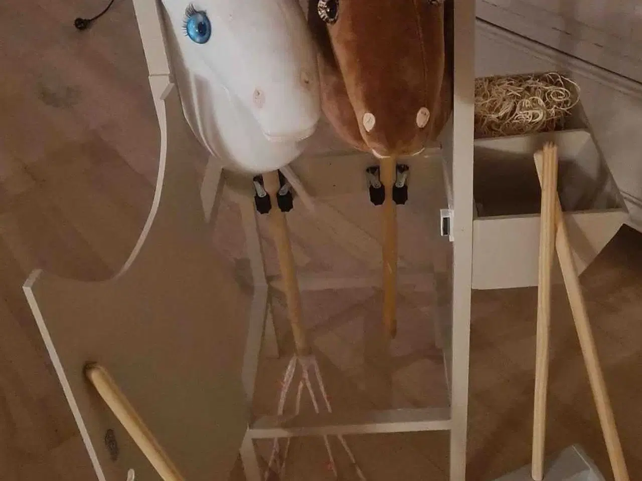 Billede 2 - Kæphest med stald 