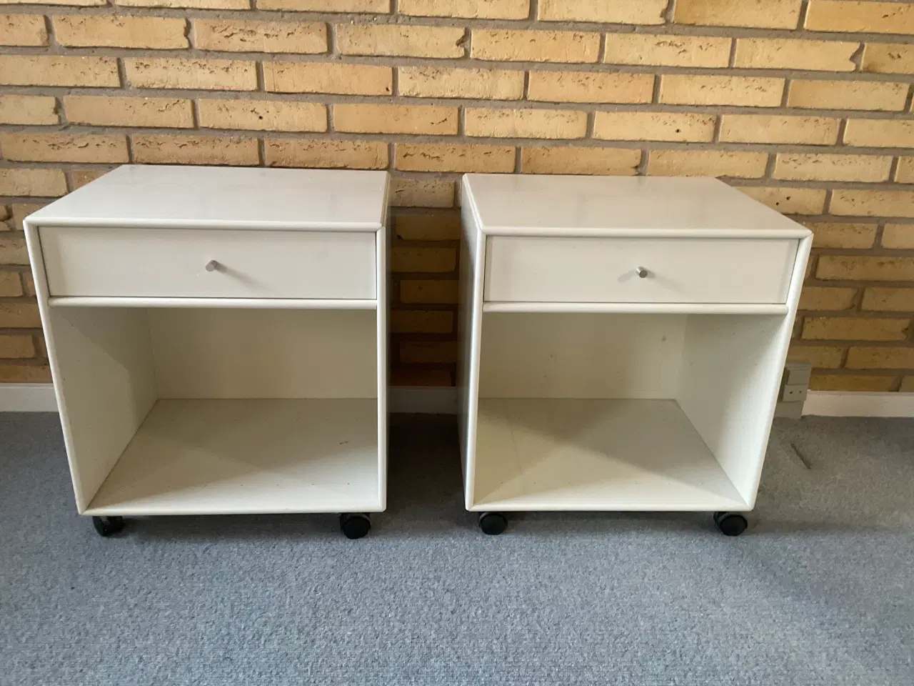 Billede 1 - 2 hvide sengeborde