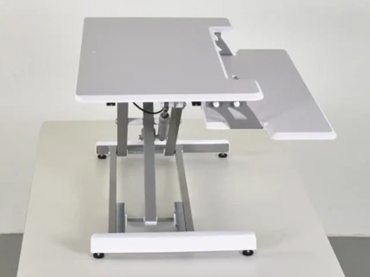 Billede 5 - Victor desk riser - omdan dit bord til et hæve-/sænkebord