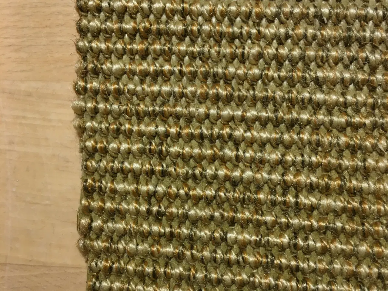 Billede 1 - Købes,Udskiftet gulvtæppe til kælderrum, ca.4x4m