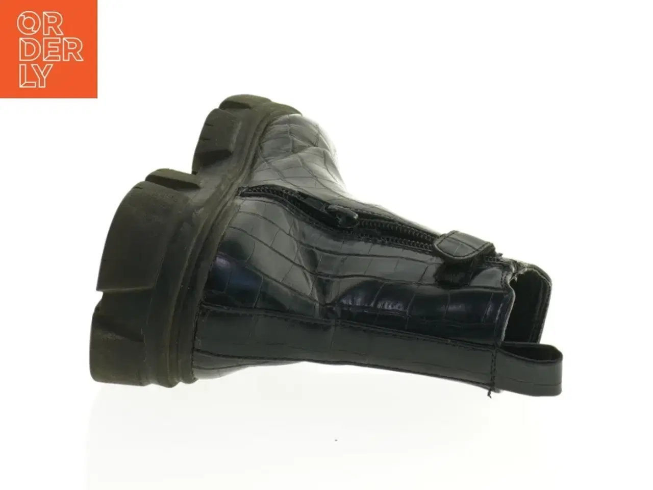 Billede 2 - Sorte krokodilleprægede støvler (str. 32)