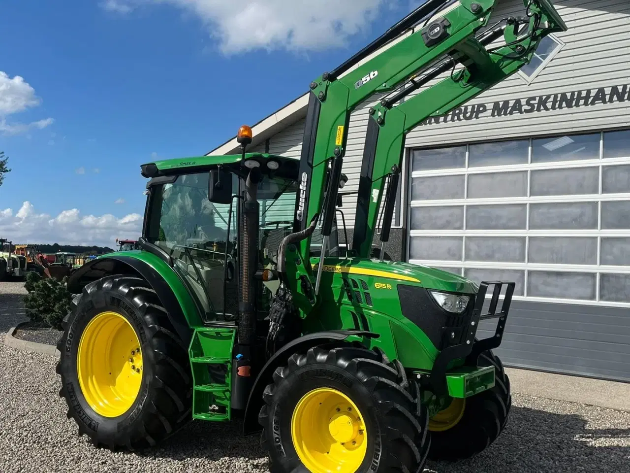 Billede 18 - John Deere 6115R Med frontlæsser og krybegear