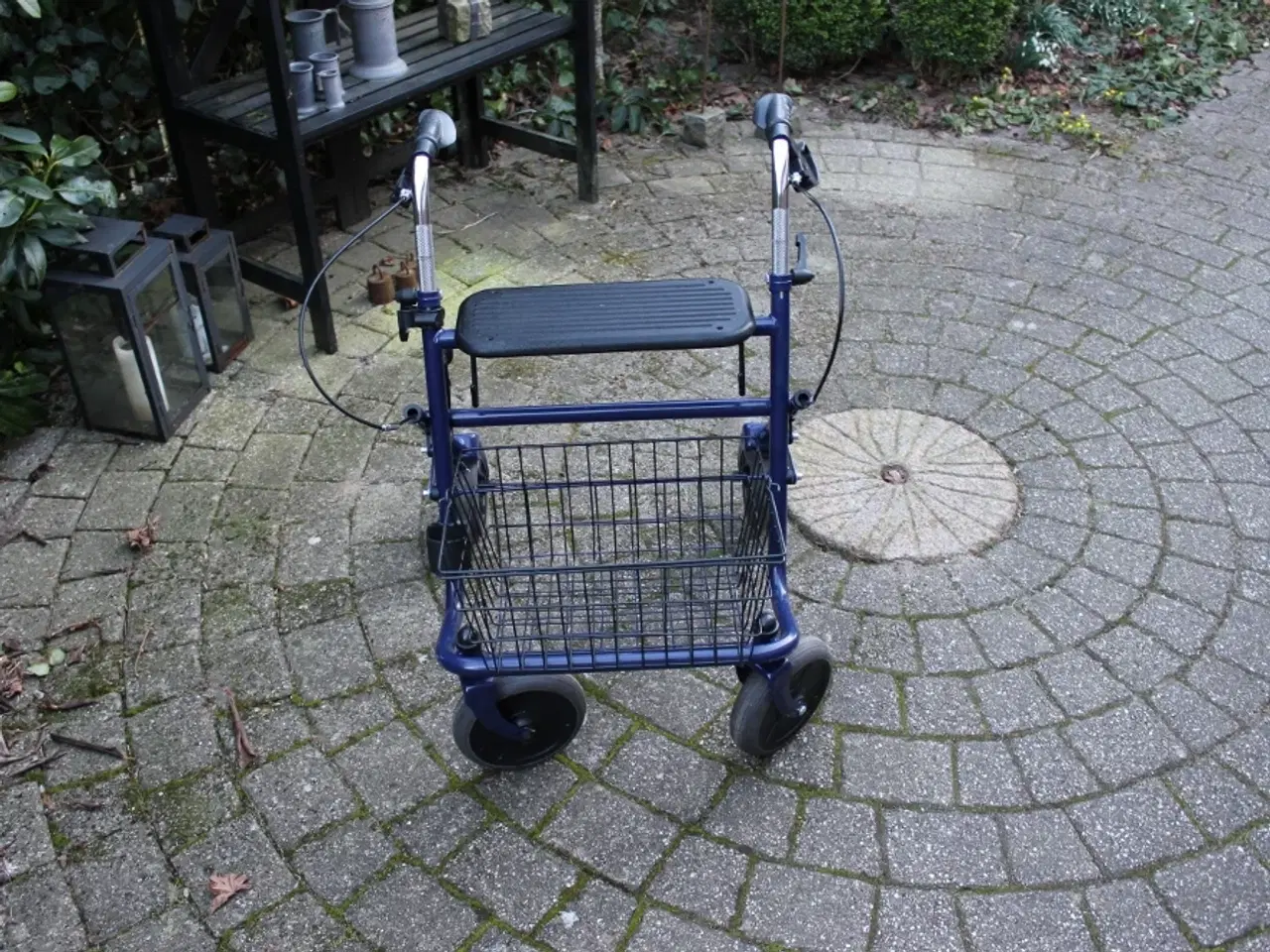 Billede 1 - Rollator med bremse og kurv