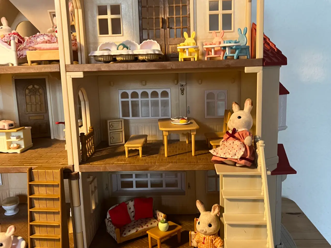 Billede 4 - Sylvanian Families, hyggehytte og Red Roof byhus