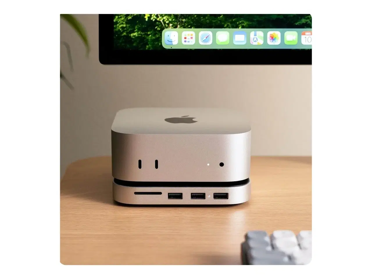Billede 1 - MacMini M4 med stand, fra 10. md 2025 sælges.