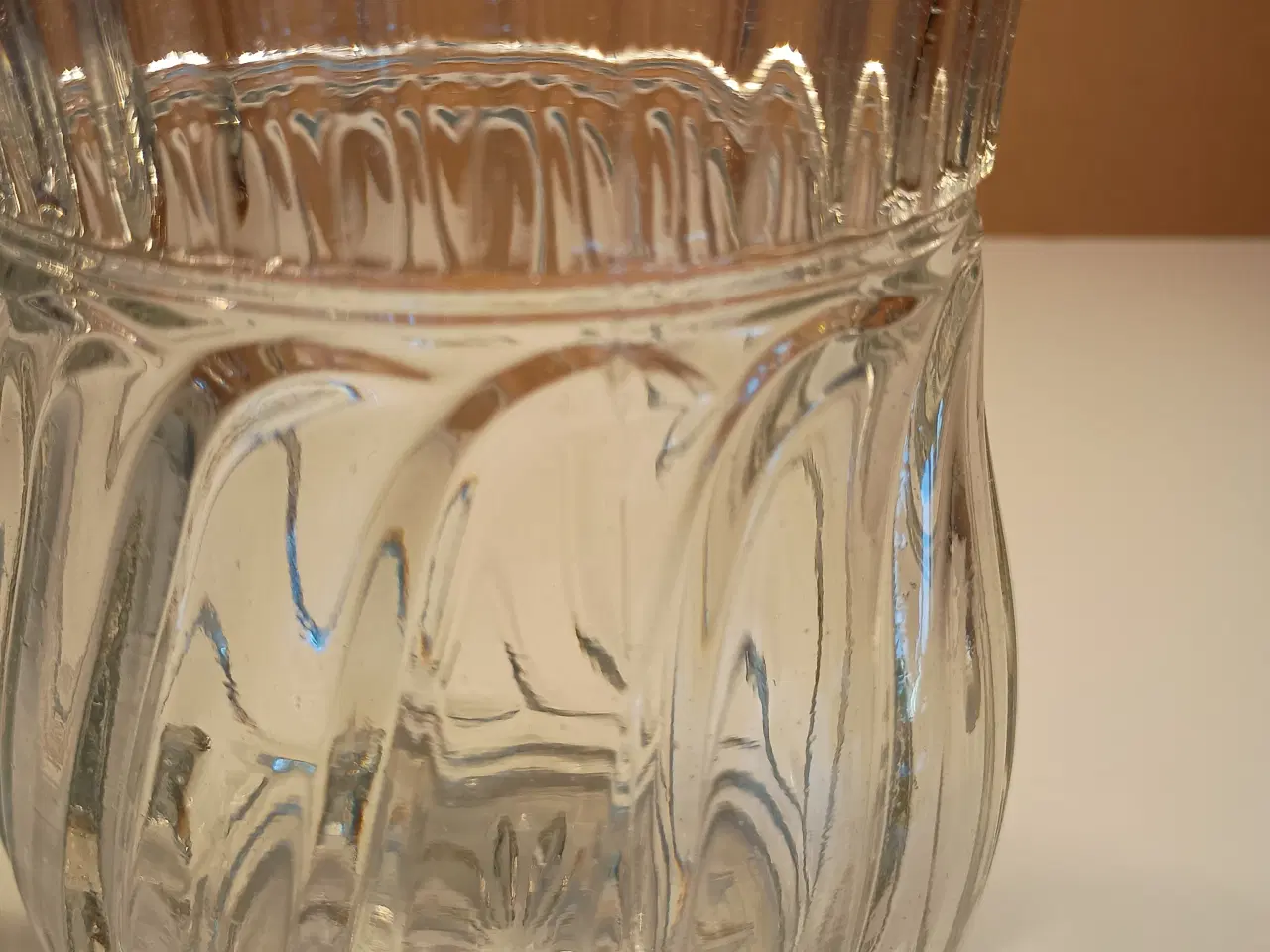 Billede 6 - Gammel glaskande i presset glas