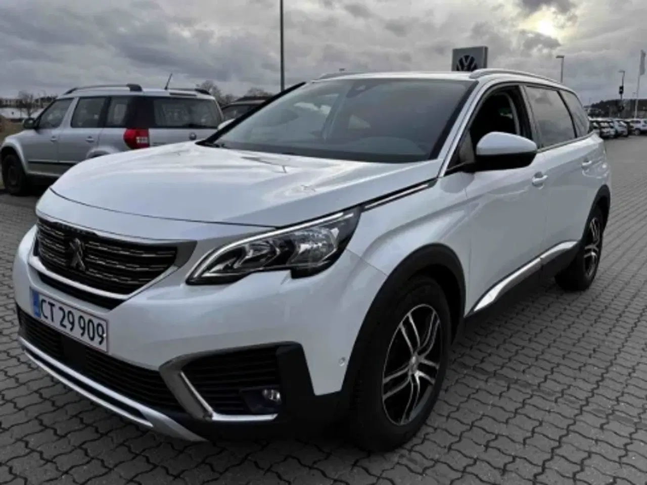 Billede 1 - Peugeot 5008 1,2 PureTech 130 Allure Pack 7prs