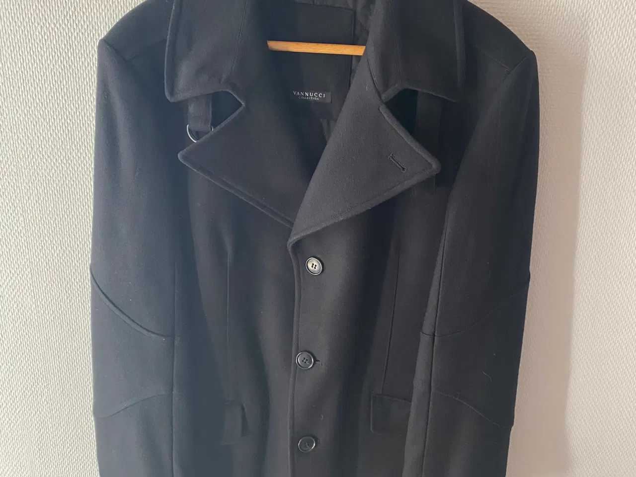 Billede 1 - Sort uldfrakke.