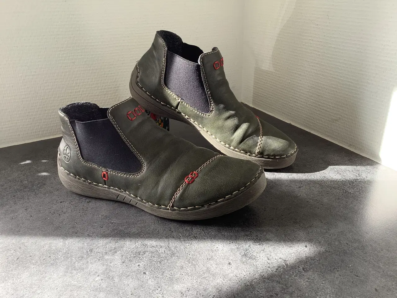 Billede 1 - RIEKER kort støvle 40 