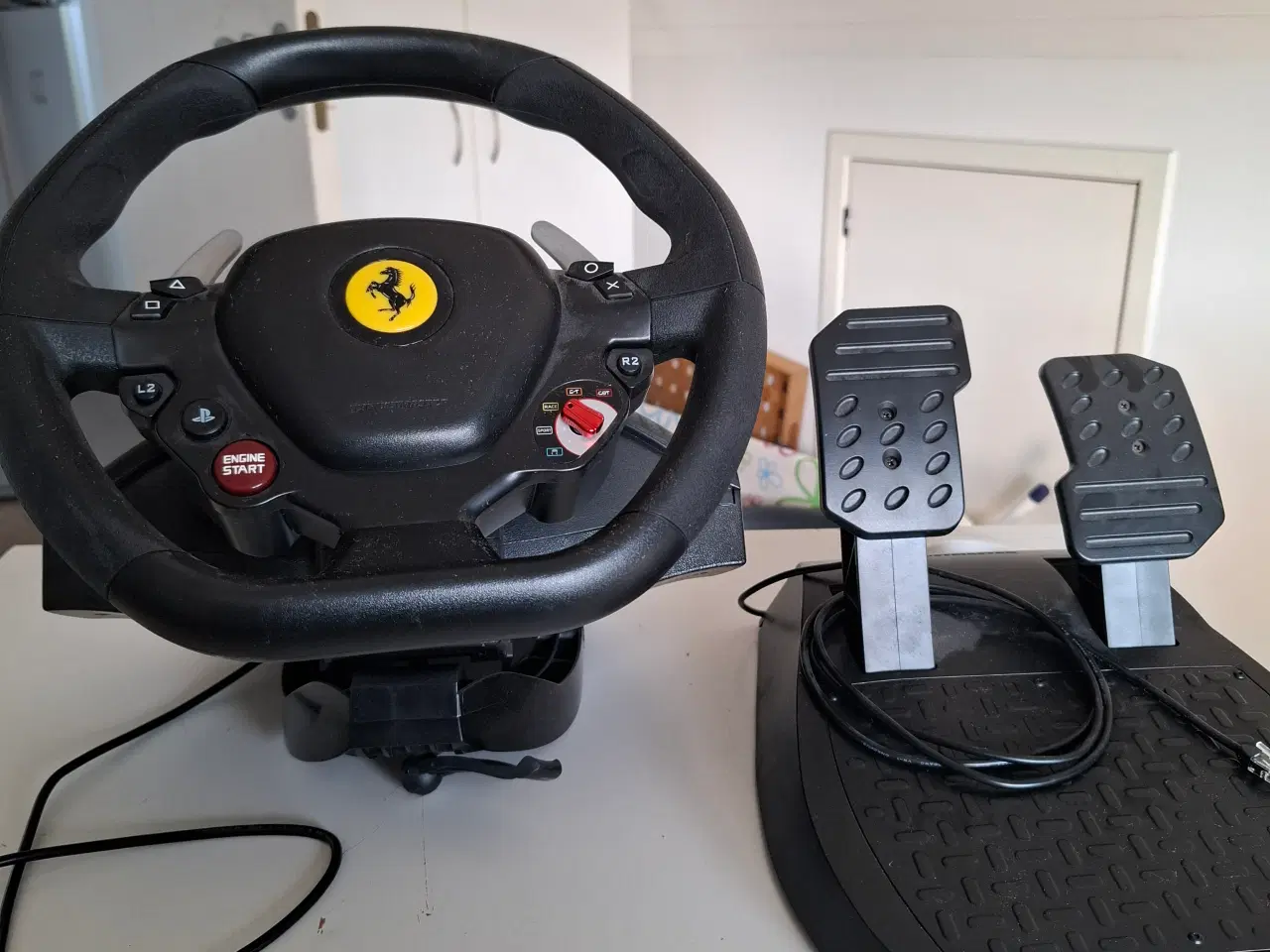Billede 1 - Thrustmaster Ferrari racerrat og pedaler til gamin