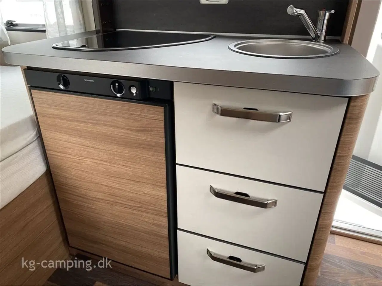 Billede 9 - 2020 - Weinsberg CaraOne 390 QD Perfekt lille vogn til en EL-bil