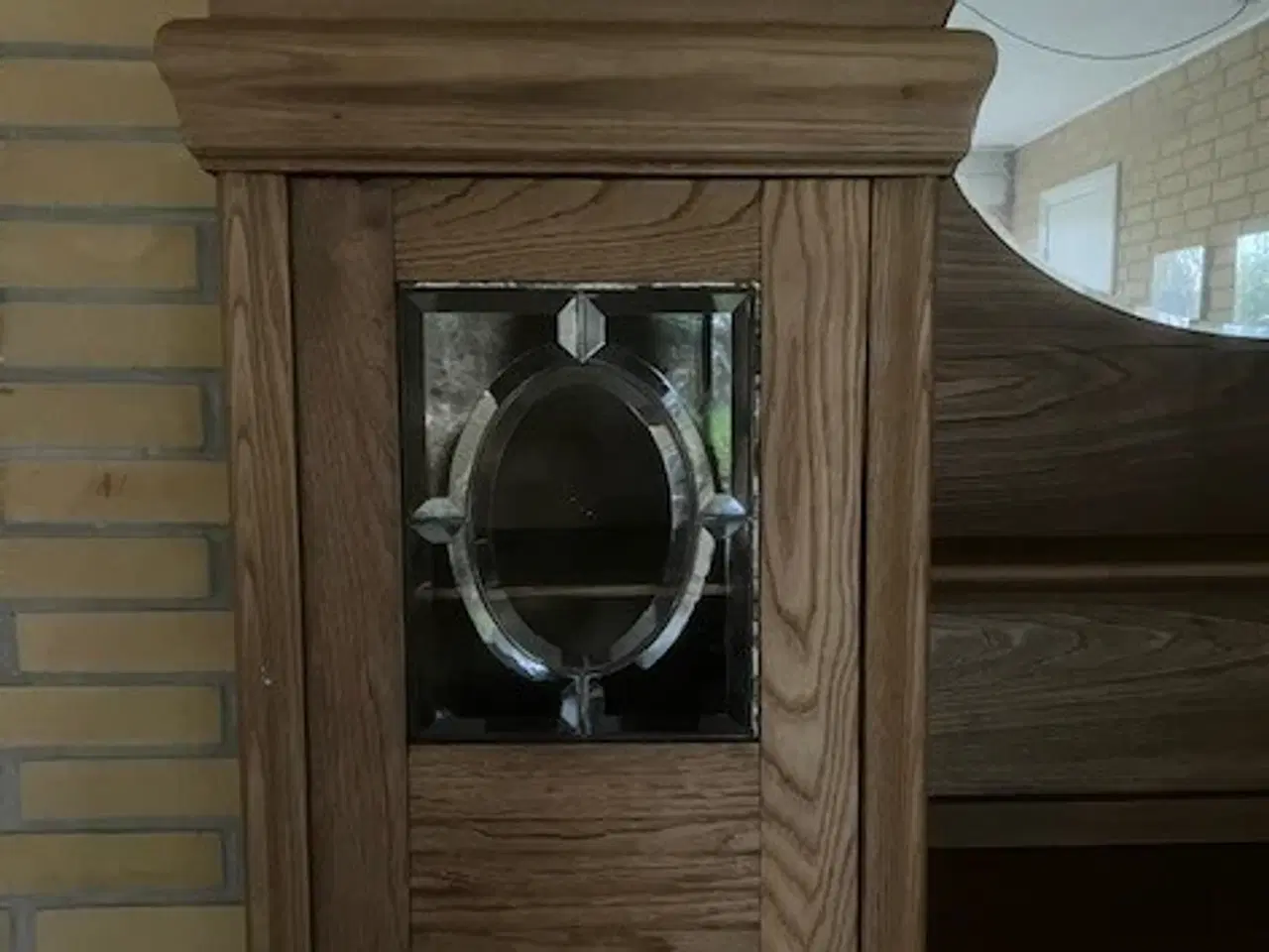 Billede 3 - Tårnbuffet, egetræ. Rummer meget.