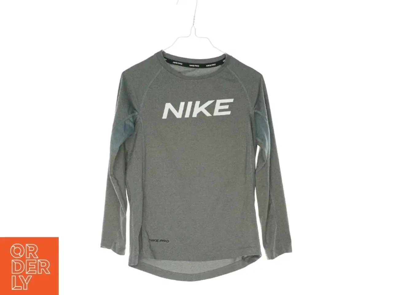 Billede 1 - Bluse fra Nike (str. 122 cm)
