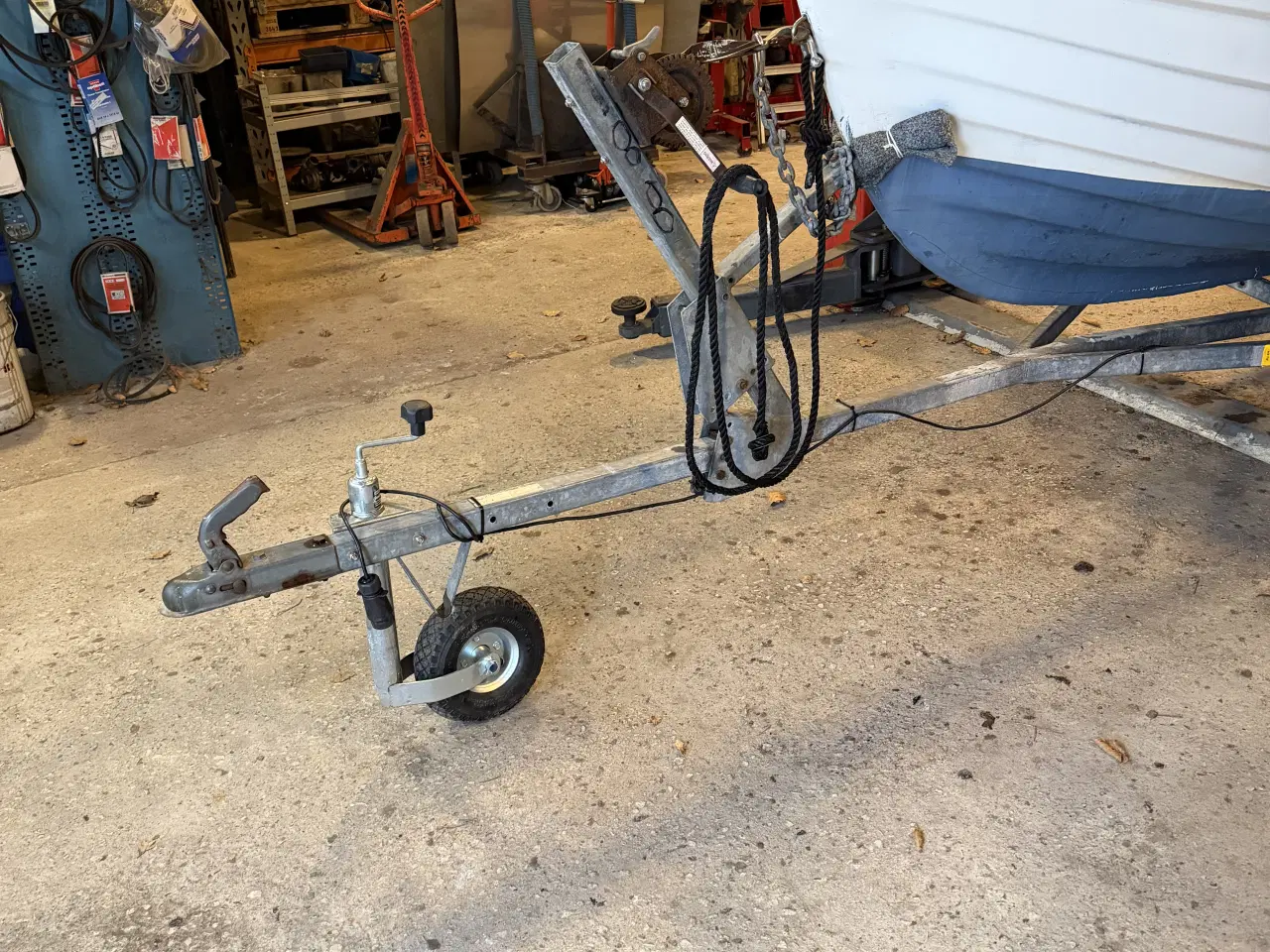 Billede 1 - jolle med trailer og 2 påhængsmotor