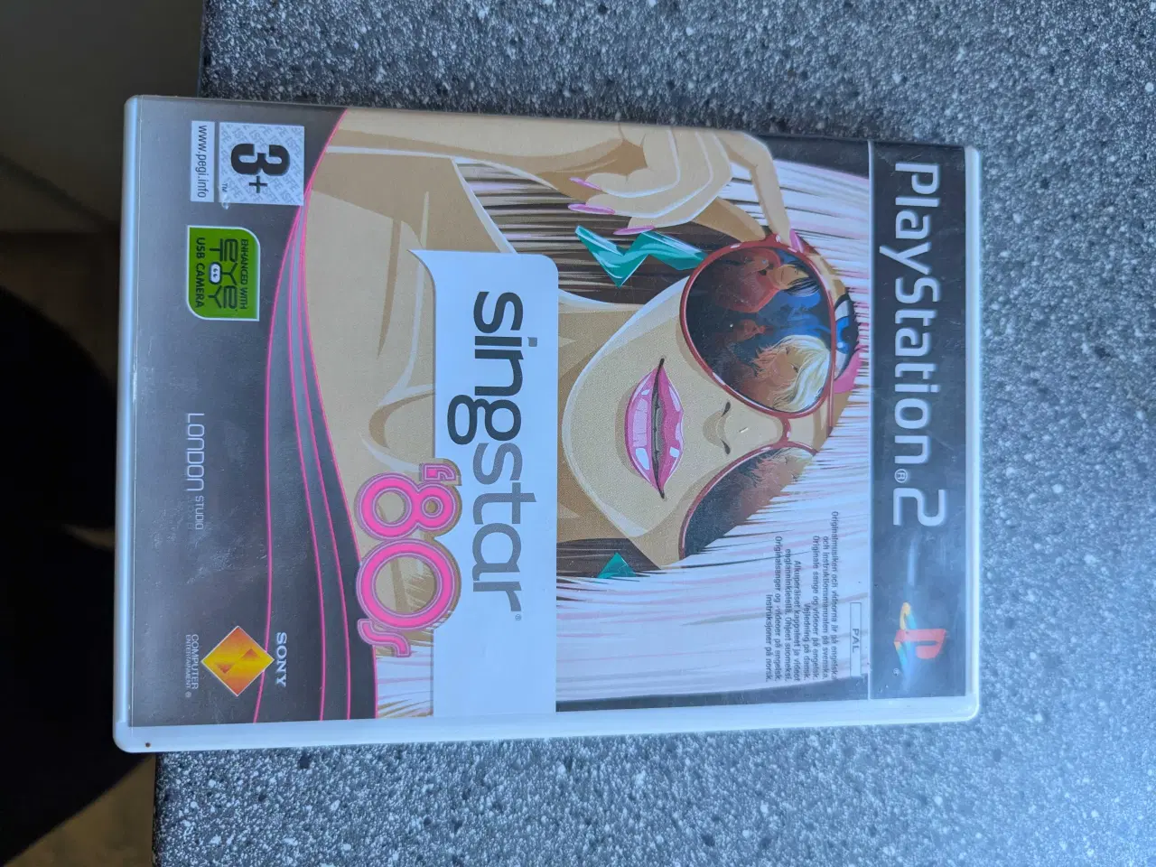 Billede 19 - Ps2 singstar pakke 4 spil/ 6 microfoner 