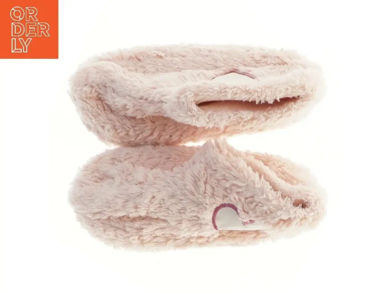 Billede 3 - Lyserød børnesutsko med hjerte fra Cloud7 (str. 31 )