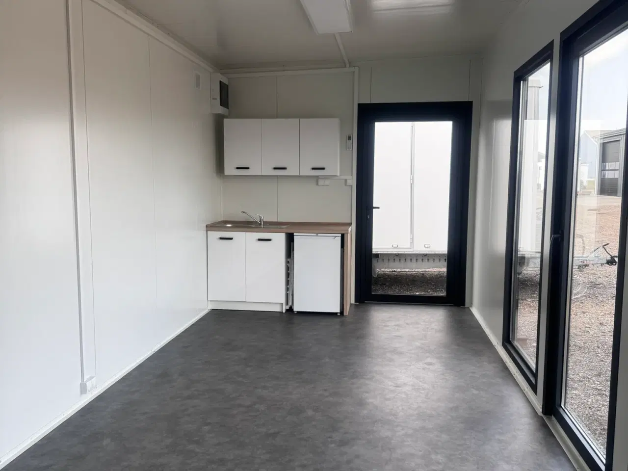 Billede 3 - 7x3 m. pavillon - 18m² - inkl. tekøkken og AC