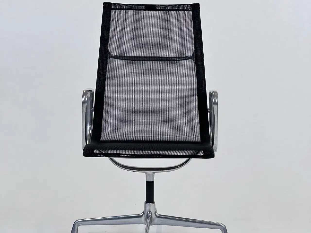 Billede 2 - Charles Eames Ea-112 chair - black mesh