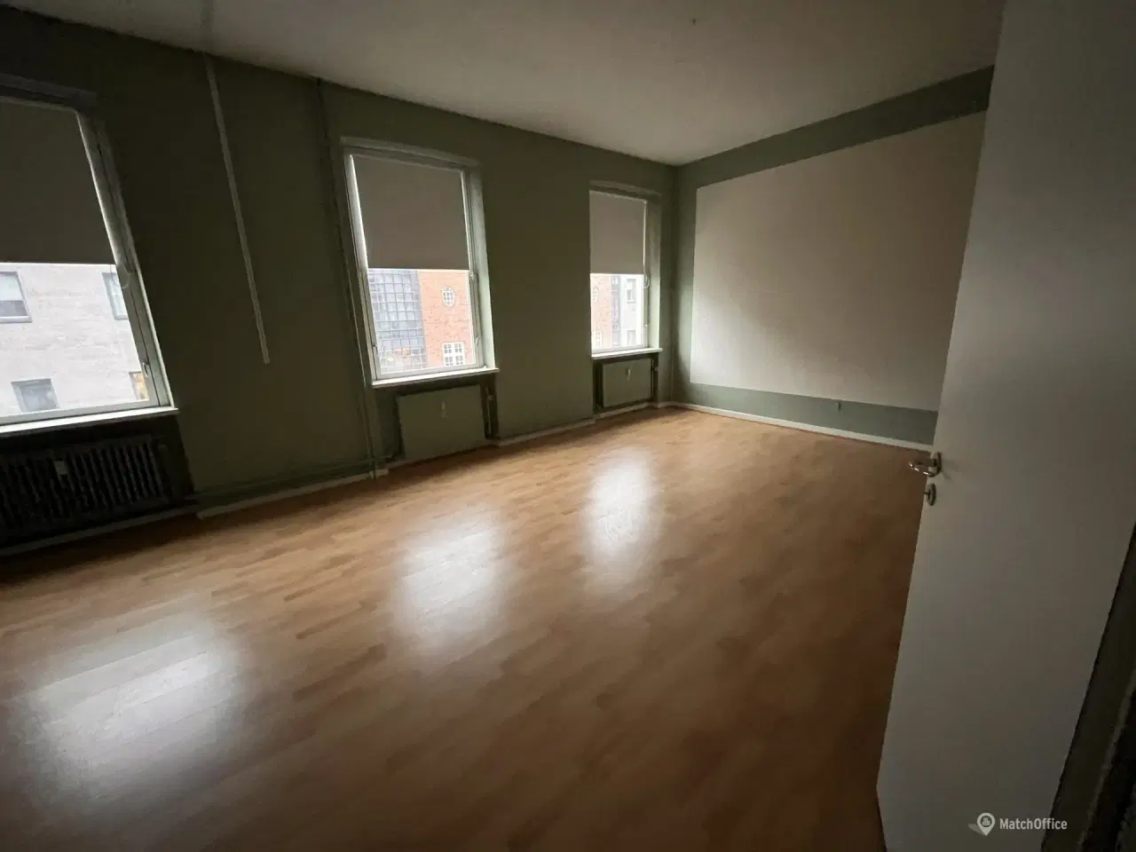 Billede 5 - Billigt kontorlejemål for den der vil sætte lidt i stand