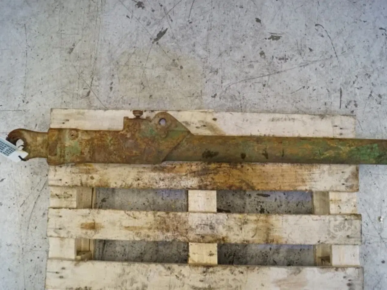 Billede 12 - John Deere 4040 R.H. Liftarm AR80666