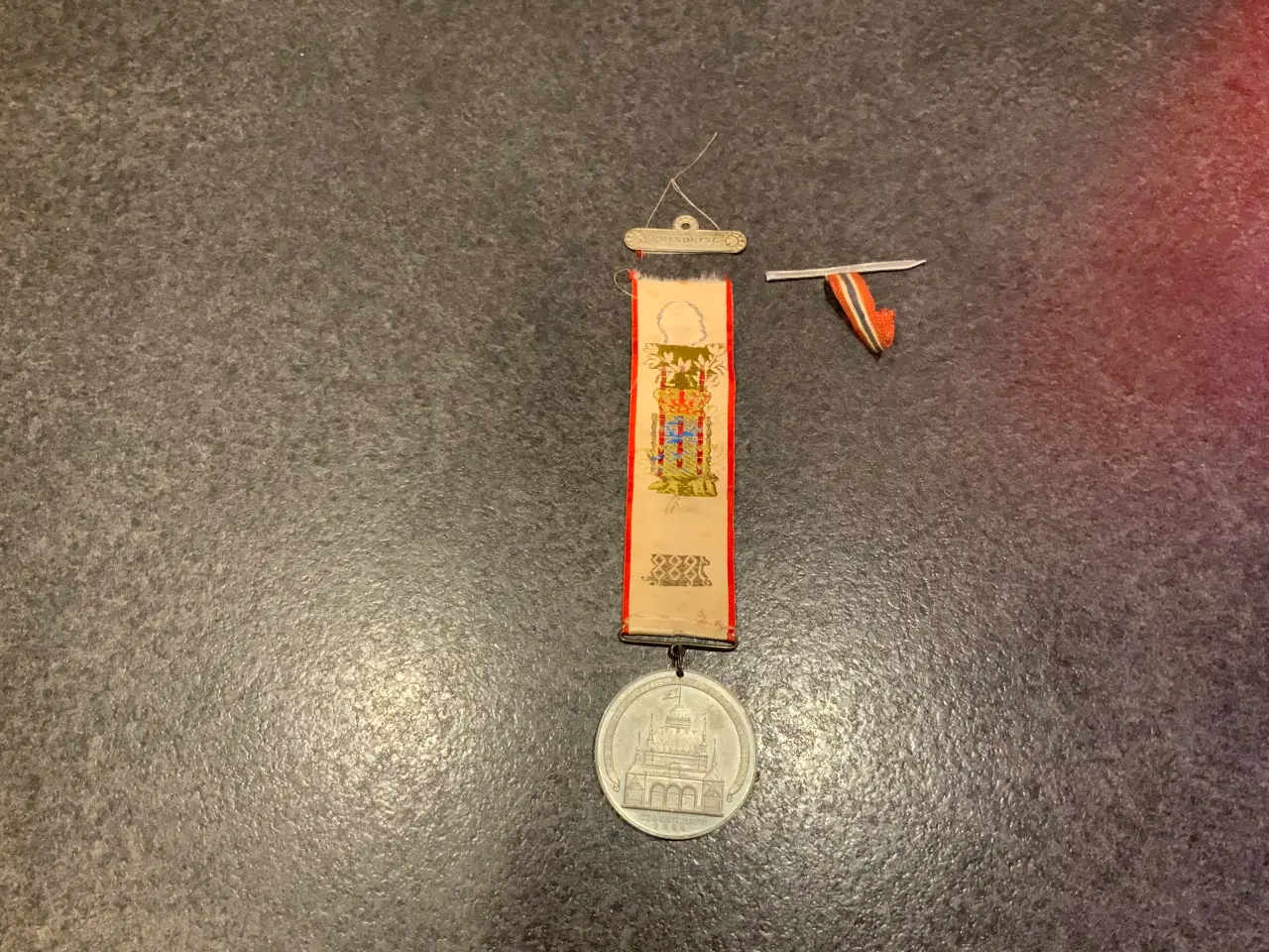 Billede 1 - Gammel sølv medalje