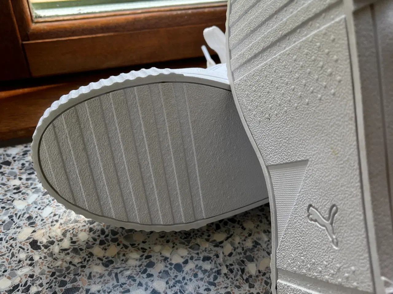 Billede 3 - Puma Sneakers hvide str 39, 25 cm