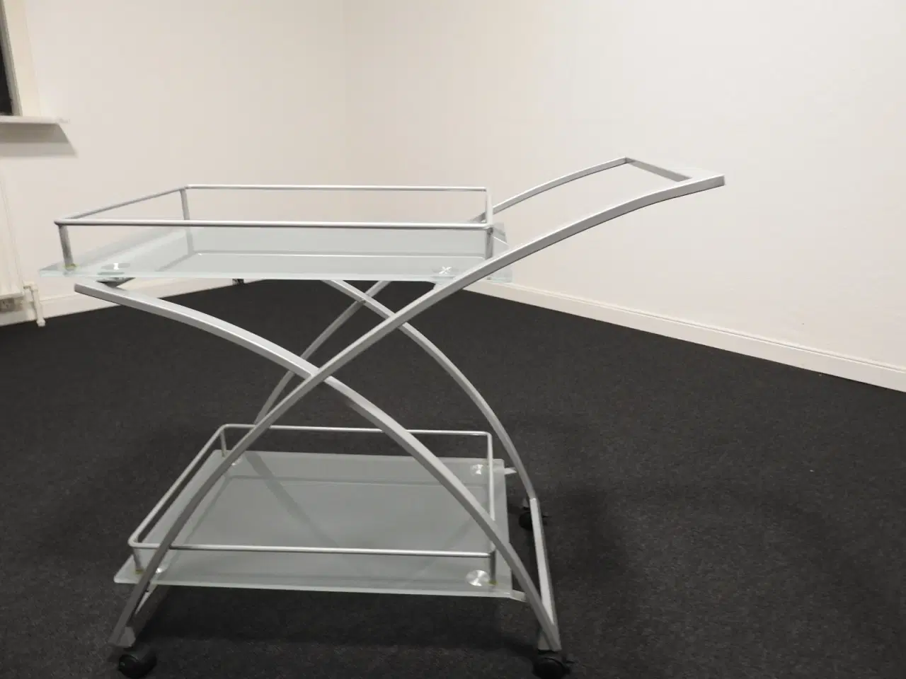 Billede 2 - Serverings-/bar bord